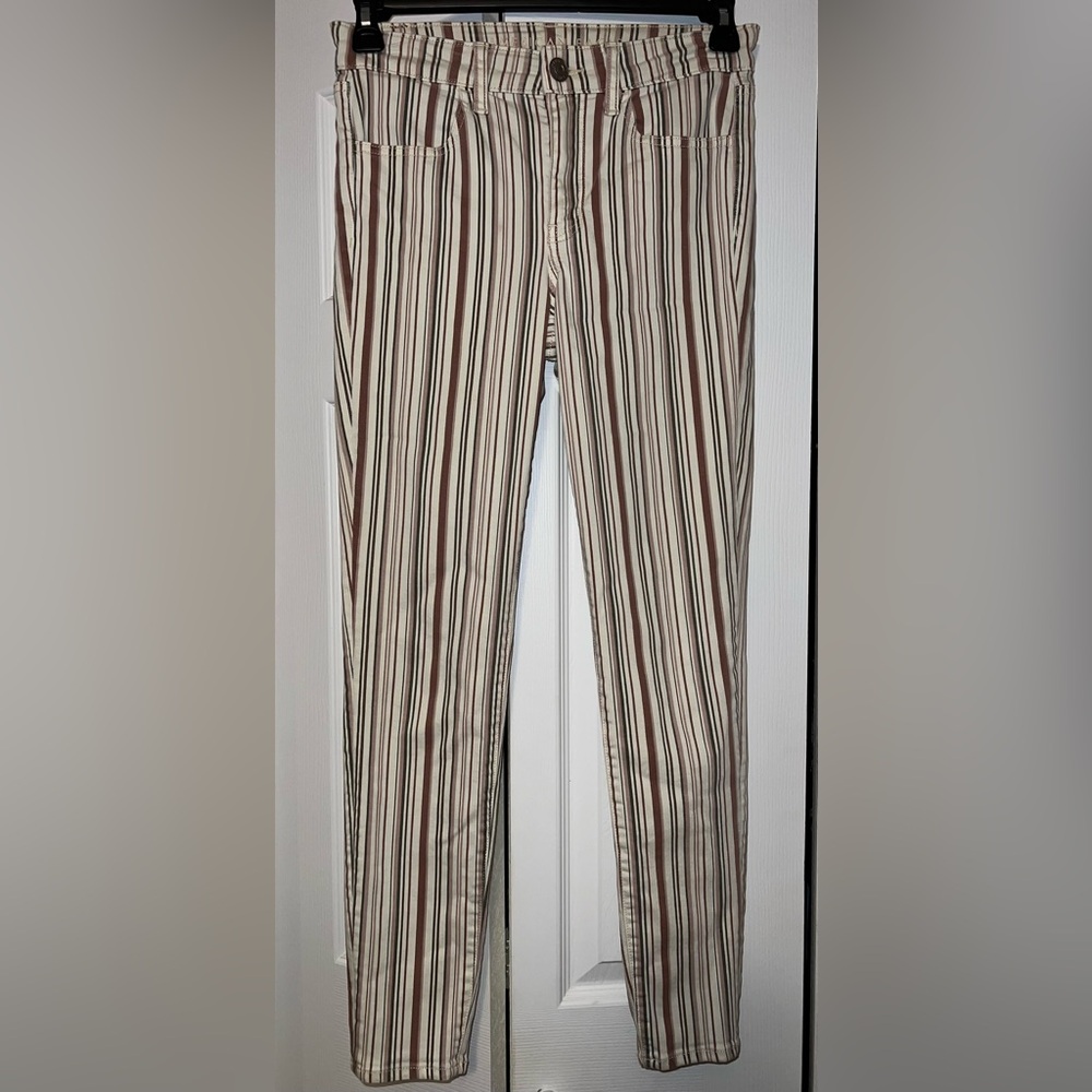 American Eagle Outfitters high rise jegging vertical stripe pant size 6